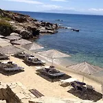 Cute Double Storey Condo I Pool & Beach