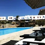 Cute Double Storey Condo I Pool & Beach