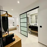 Bonita Luxury Room