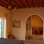 Sunset Breeze Villa And Apartments