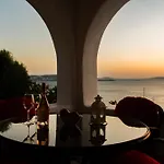 Sunset Breeze Villa And Apartments