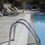 Vienoula\'S Garden Hotel
