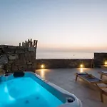 Romantic Mykonian Oasis Suite With Jacuzzi & Sea View
