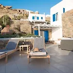 Romantic Mykonian Oasis Suite With Jacuzzi & Sea View