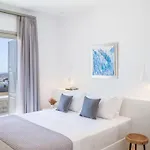 Nice Villa At Kalafatis Beach