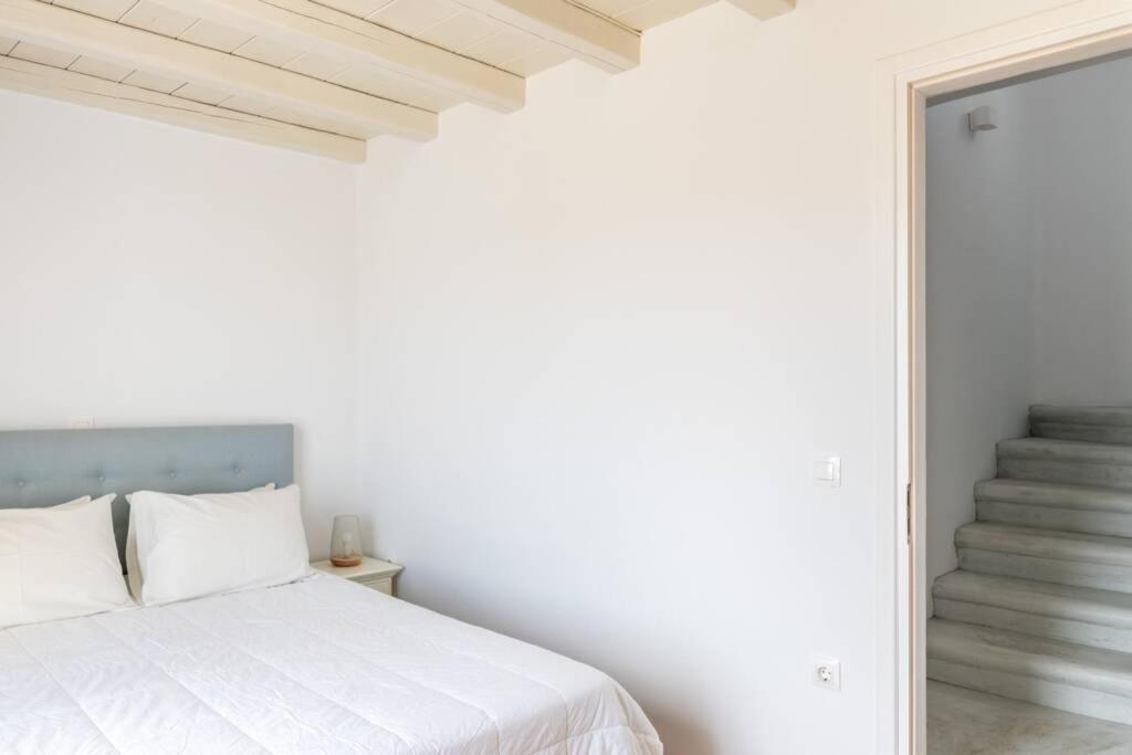 Ryakia Villa, 5 Min Away From Super Paradise Mykonos Town