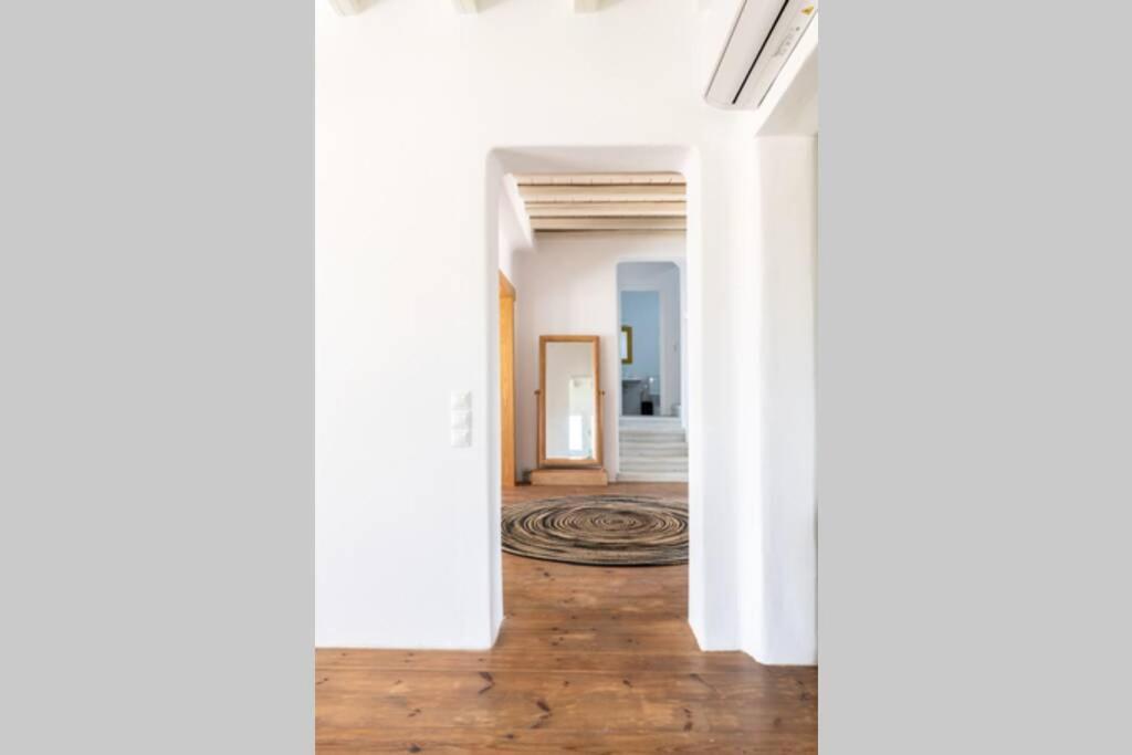 Ryakia Villa, 5 Min Away From Super Paradise Pousada