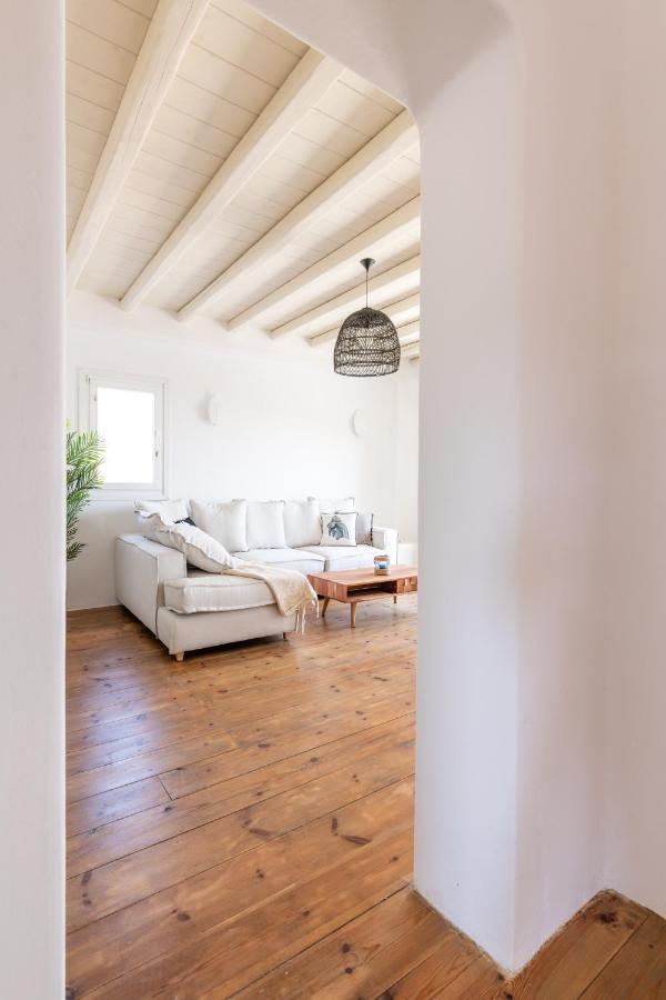 Ryakia Villa, 5 Min Away From Super Paradise Pousada