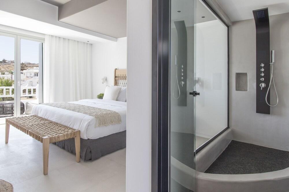 Hotel Adorno And 4*