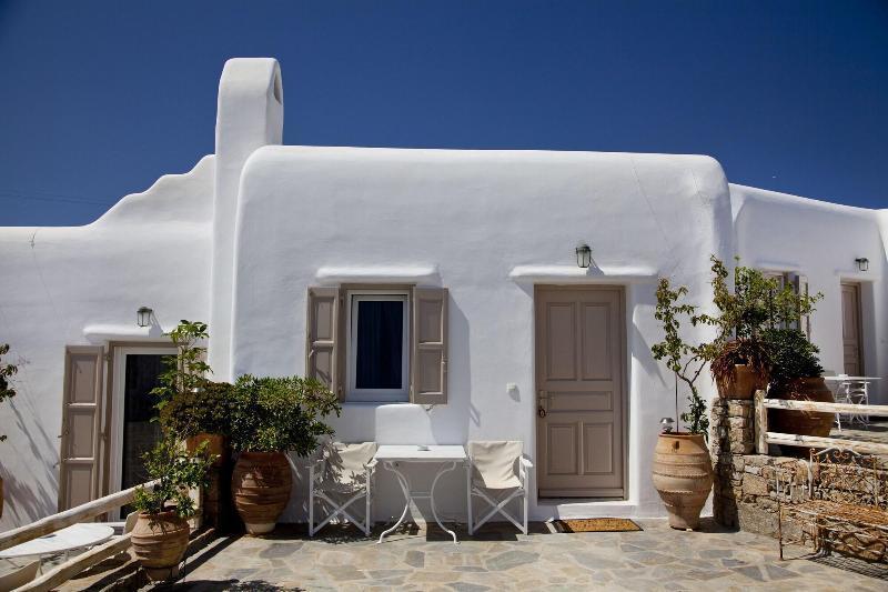 Eleni's Village Apartment *
