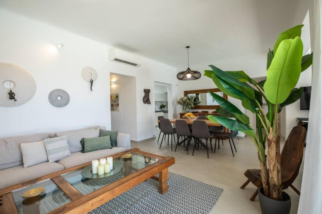 Paraga Villa *