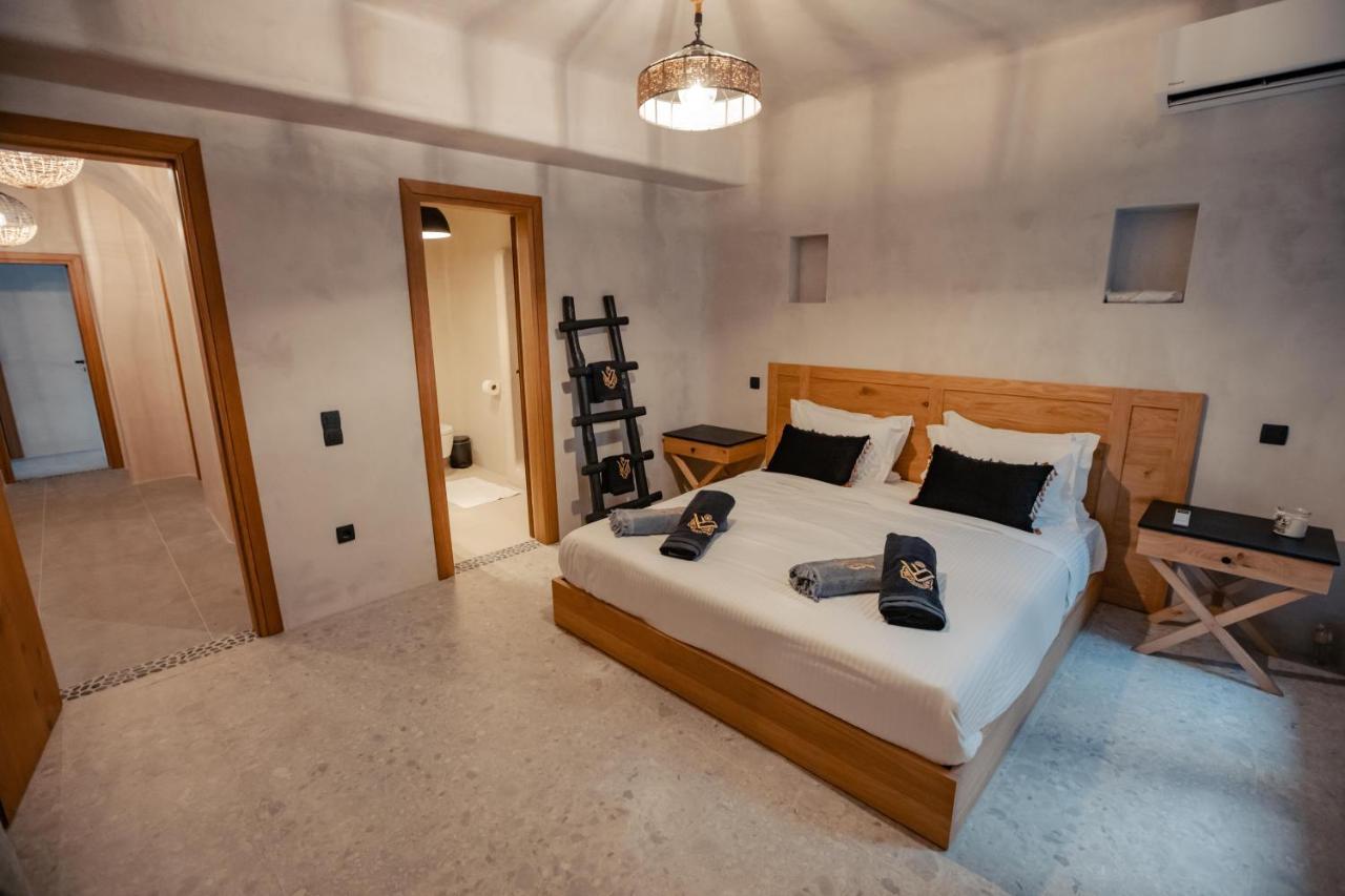 Villa Sapphire Black *