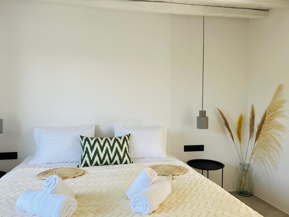 Yalos Mykonos 4 Bedroom Luxury House 5 Minute From Ornos W Sea & Sunset View Ferienhaus