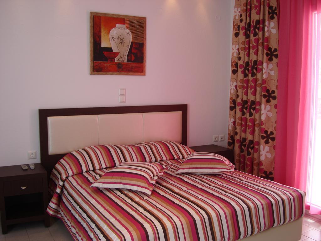 Aparthotel Elena &