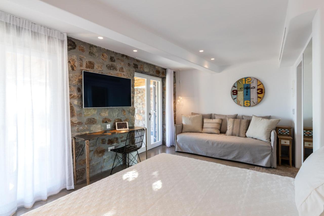 Sara Mykonos Psarou (Mykonos)