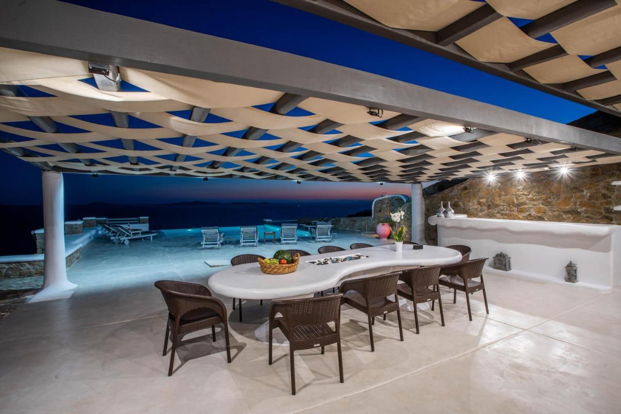 Jet By Mykonos Rocks