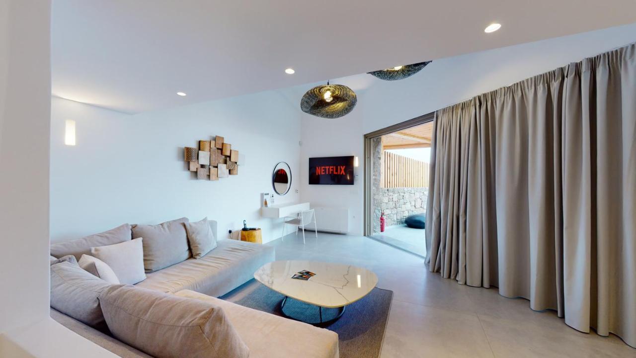 Hotel Panormos Bay Suites
