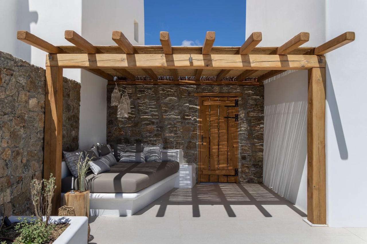 Barbara, By Red Windmill Pousada Mykonos Town