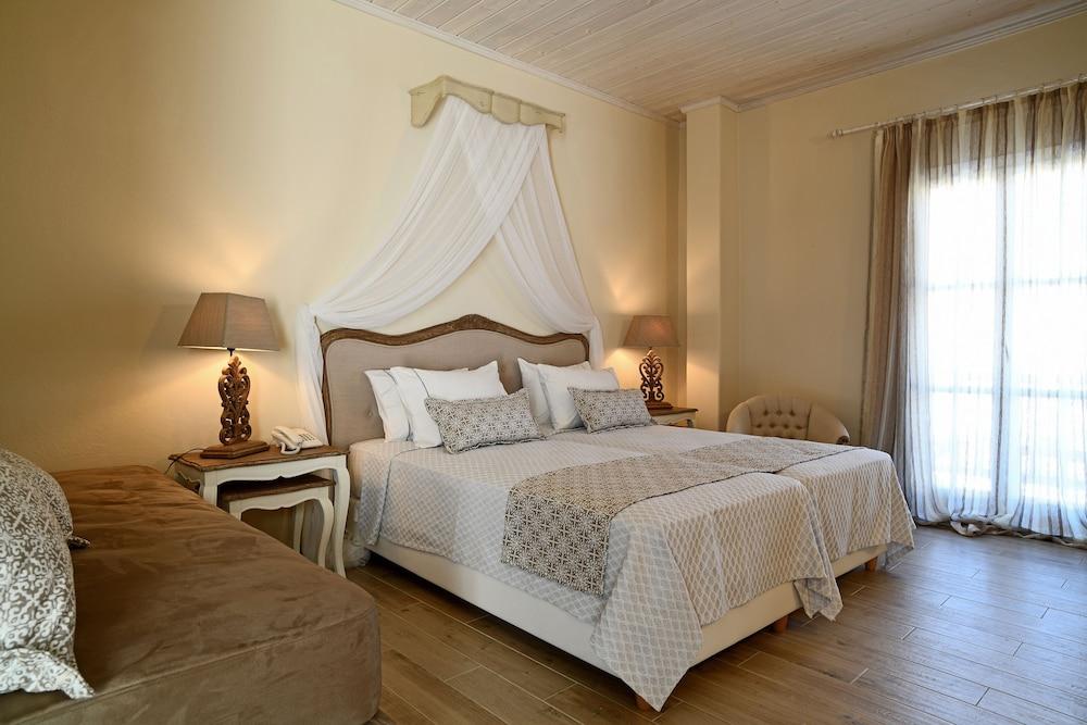 Erato Mykonos 3*