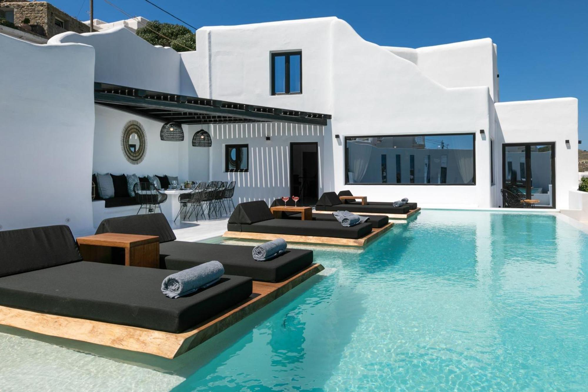 Villa Exquisite Mykonos Hephaestus I 5 Bedroom Infinity Pool Outdoor Jacuzzi Psarou