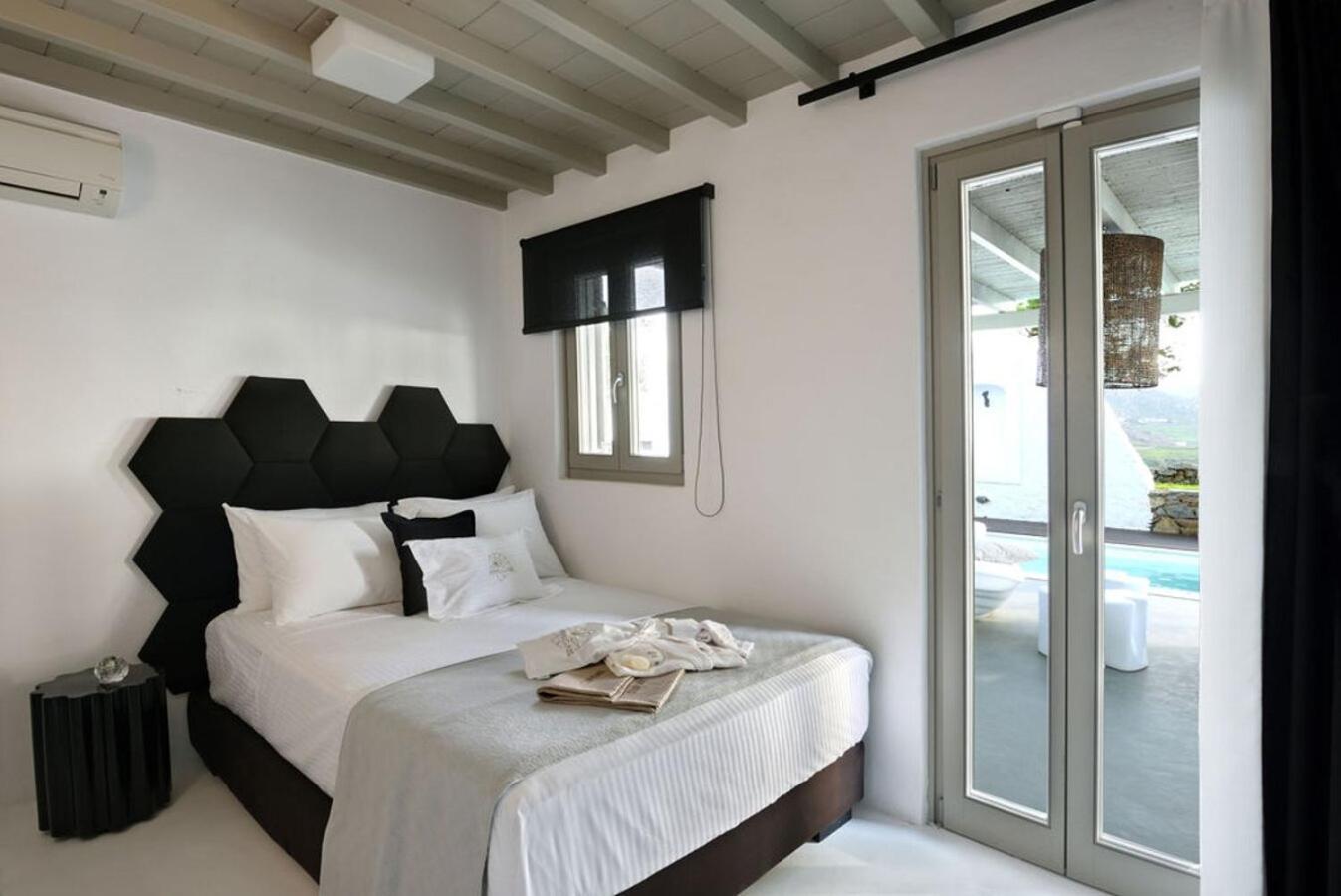 Stunning 4bed With Pool In Kalafatis Spilia *