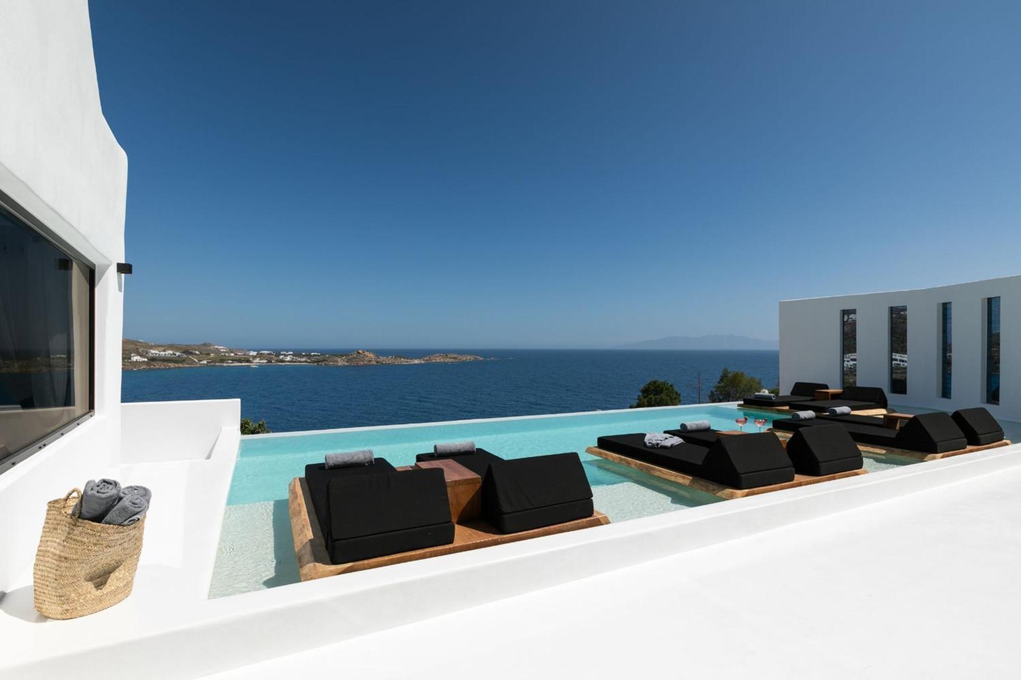 Exquisite Mykonos Hephaestus I 5 Bedroom Infinity Pool Outdoor Jacuzzi Psarou * Psarrou
