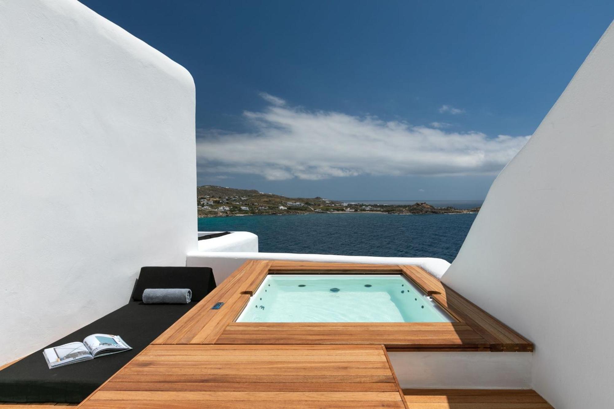 Villa Exquisite Mykonos Hephaestus I 5 Bedroom Infinity Pool Outdoor Jacuzzi Psarou Psarrou