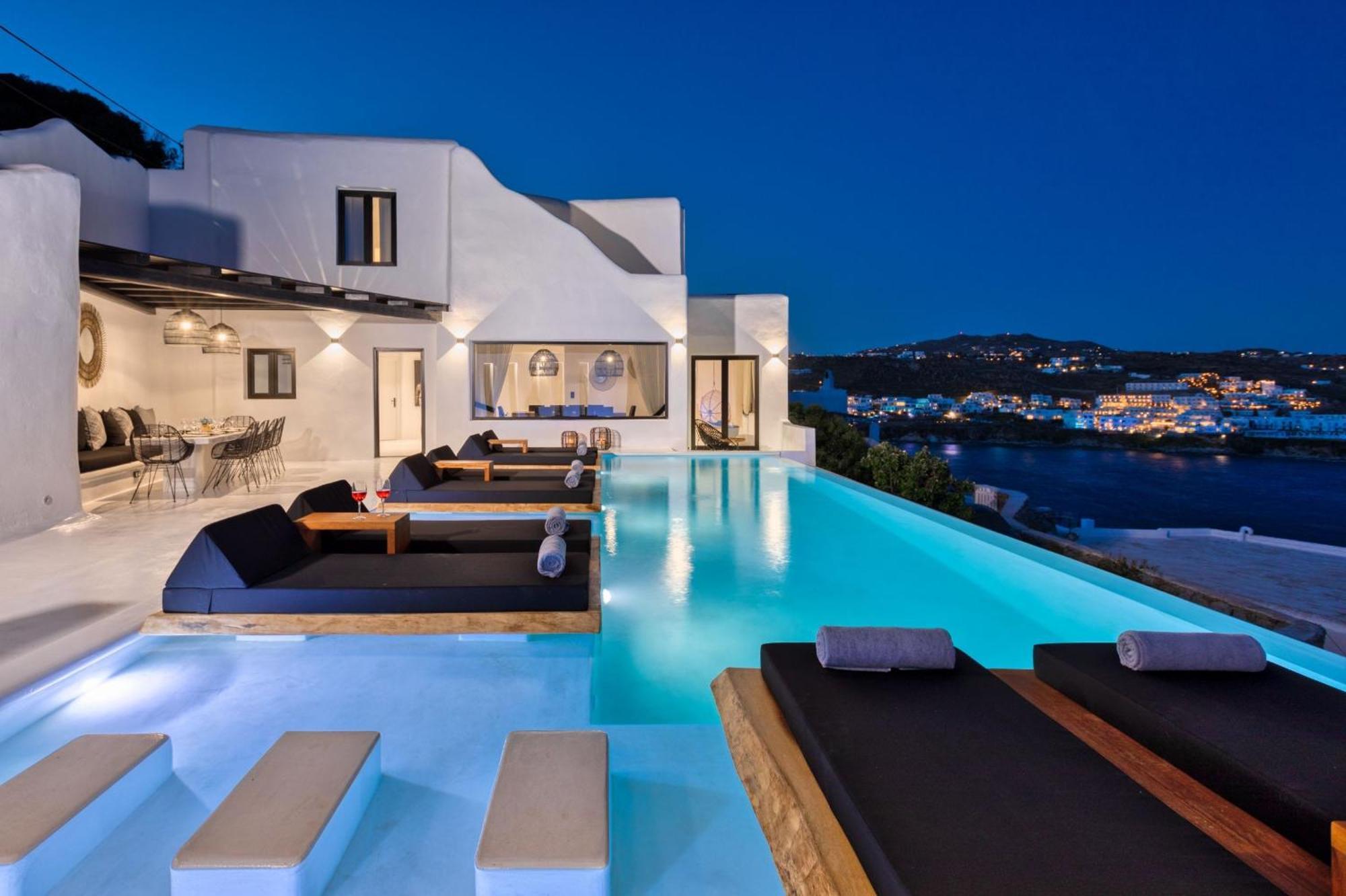 Villa Exquisite Mykonos Hephaestus I 5 Bedroom Infinity Pool Outdoor Jacuzzi Psarou