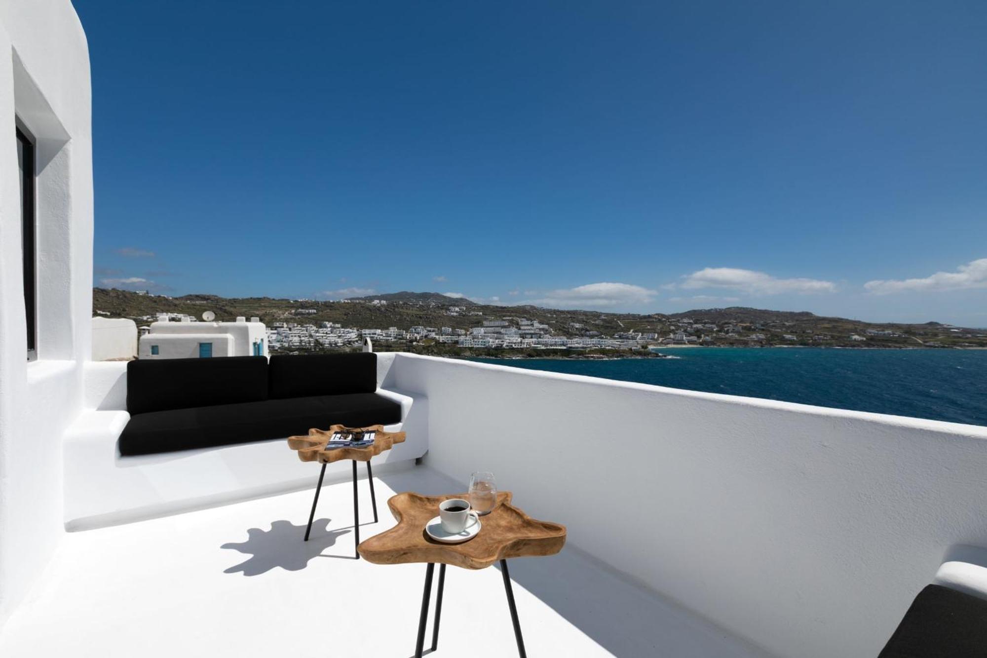Villa Exquisite Mykonos Hephaestus I 5 Bedroom Infinity Pool Outdoor Jacuzzi Psarou Psarrou