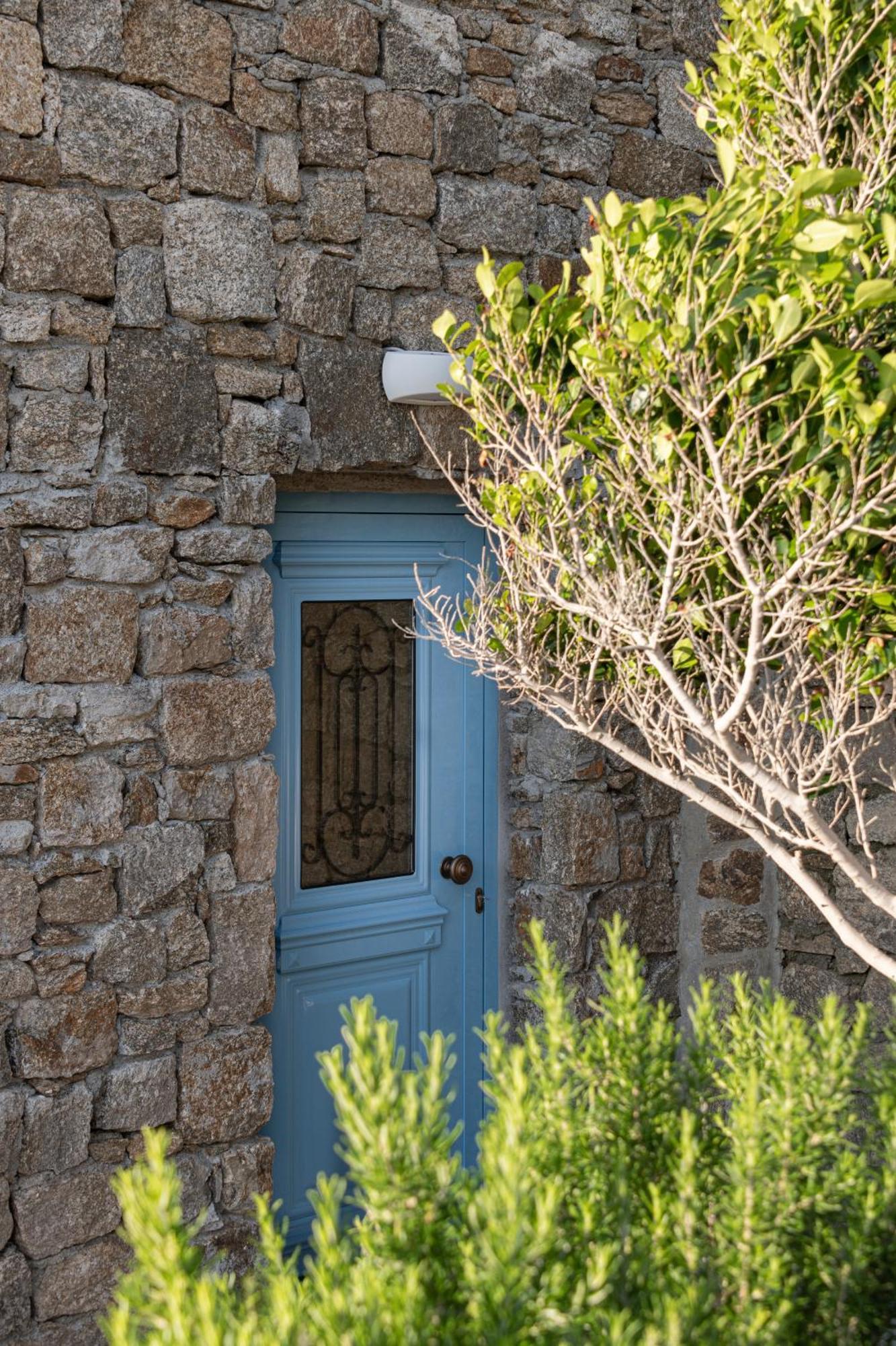 Etesians & Super Paradise Beach (Mykonos)