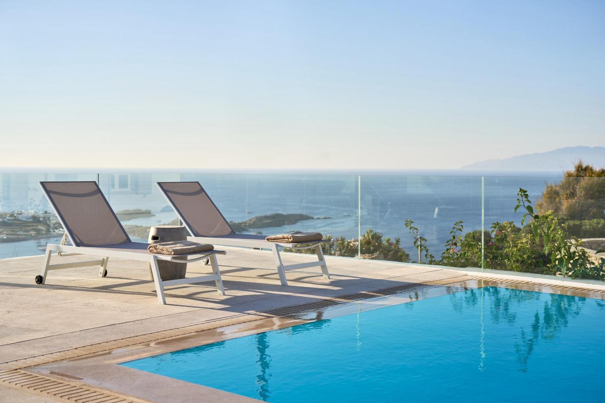 J View Mykonos Psarrou
