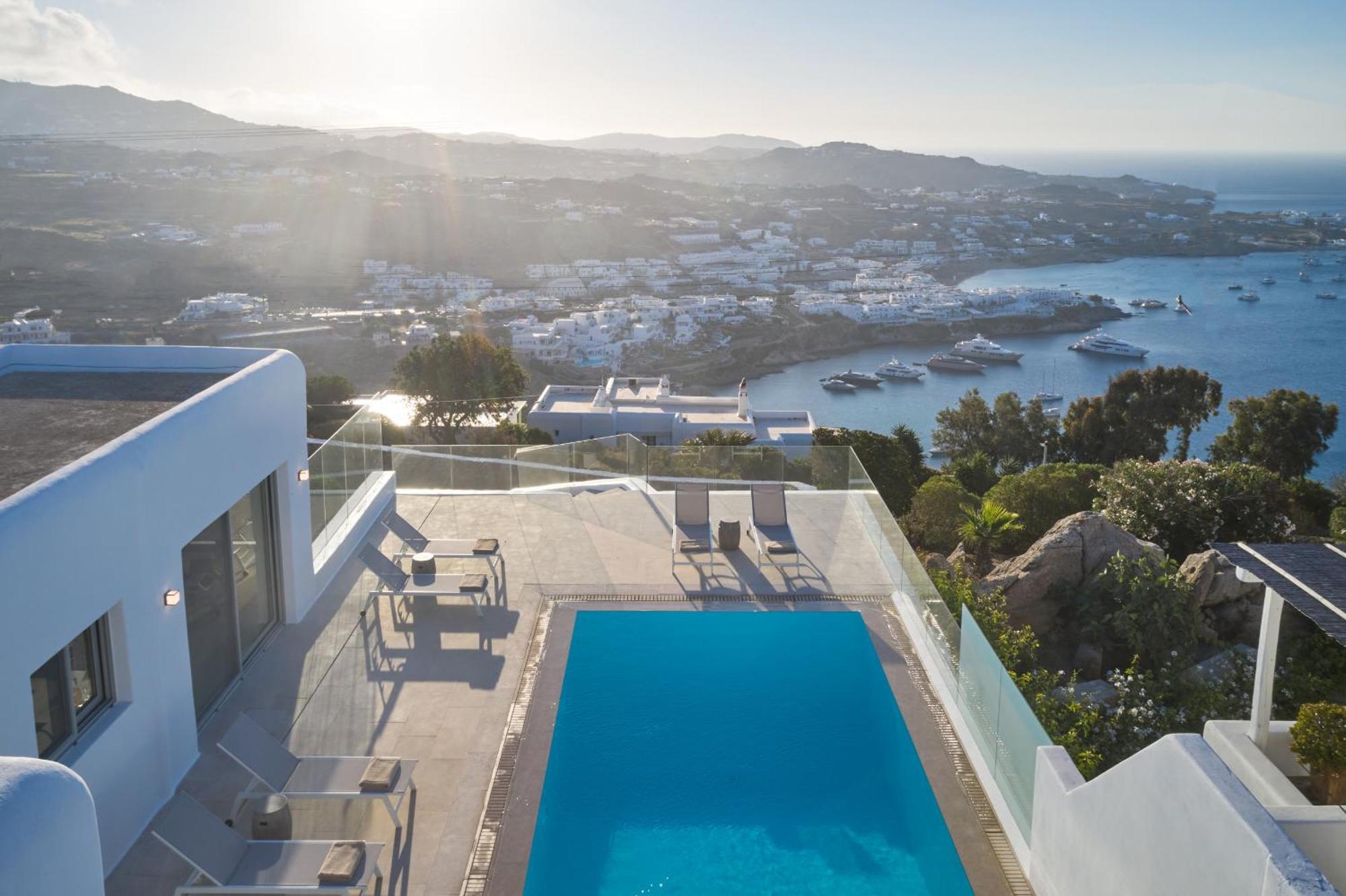 J View Mykonos Psarrou
