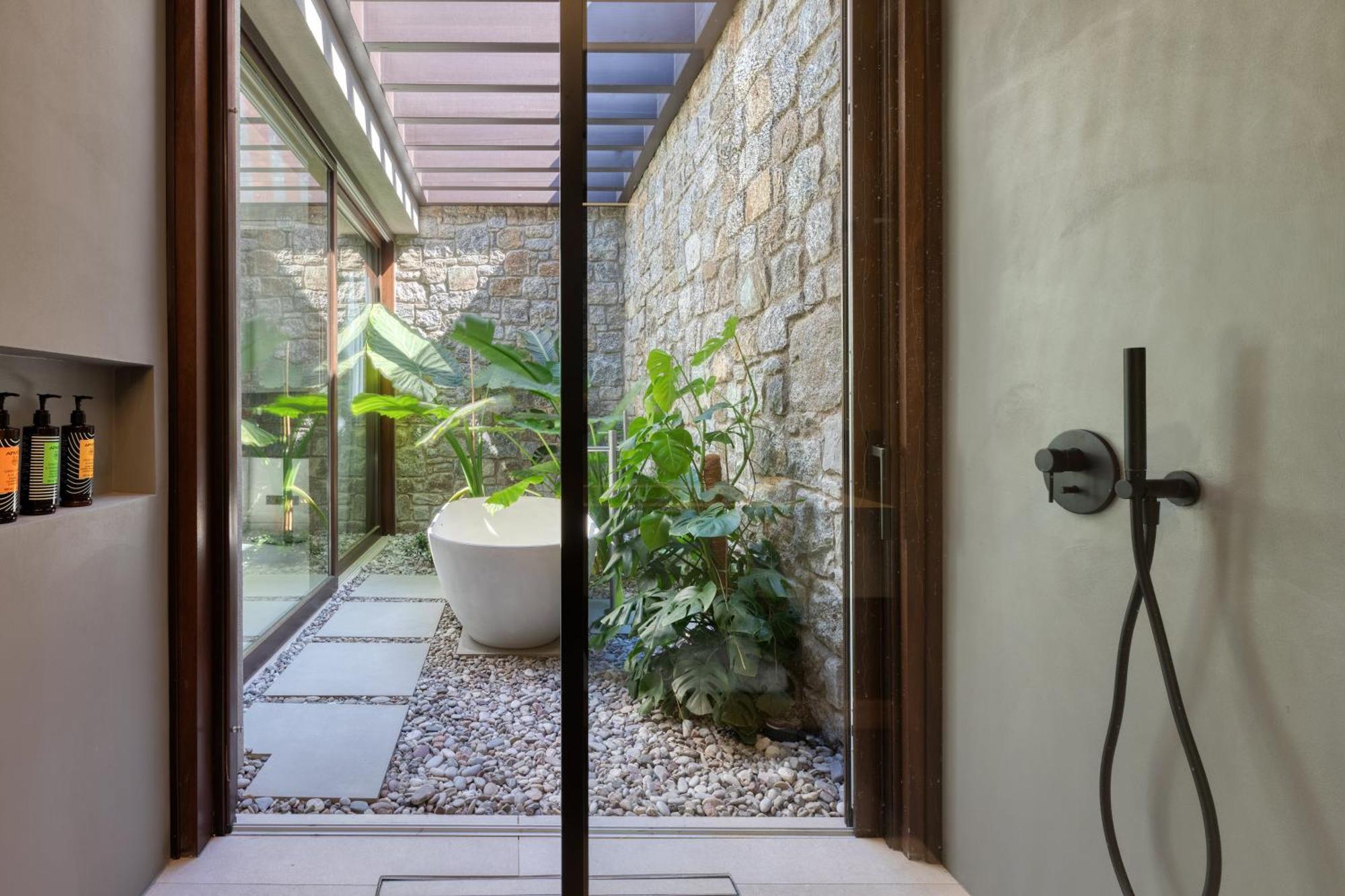 Apollo Yard Villa *