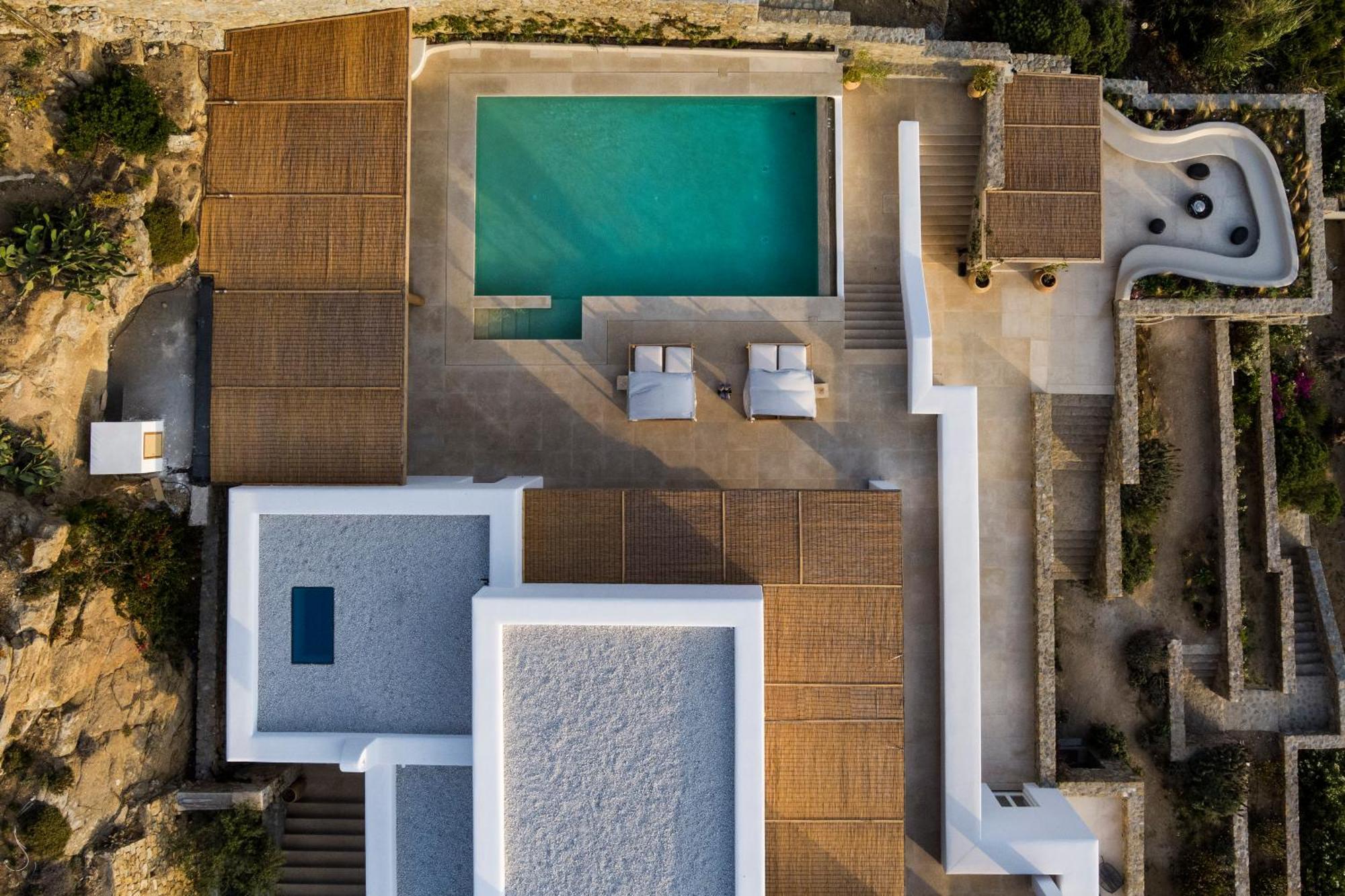 Silver Breeze Villa *