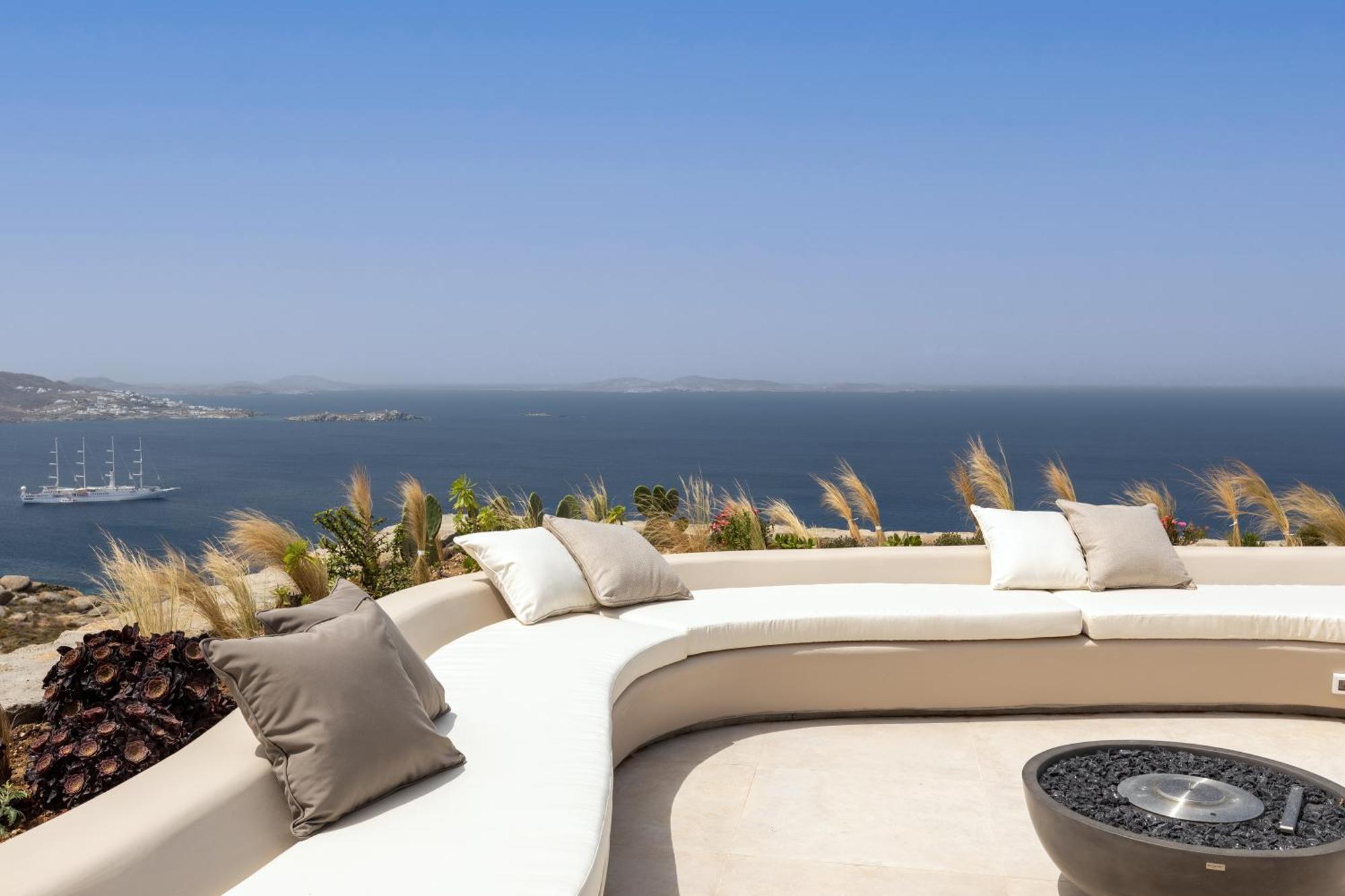 Silver Breeze * Mykonos Town