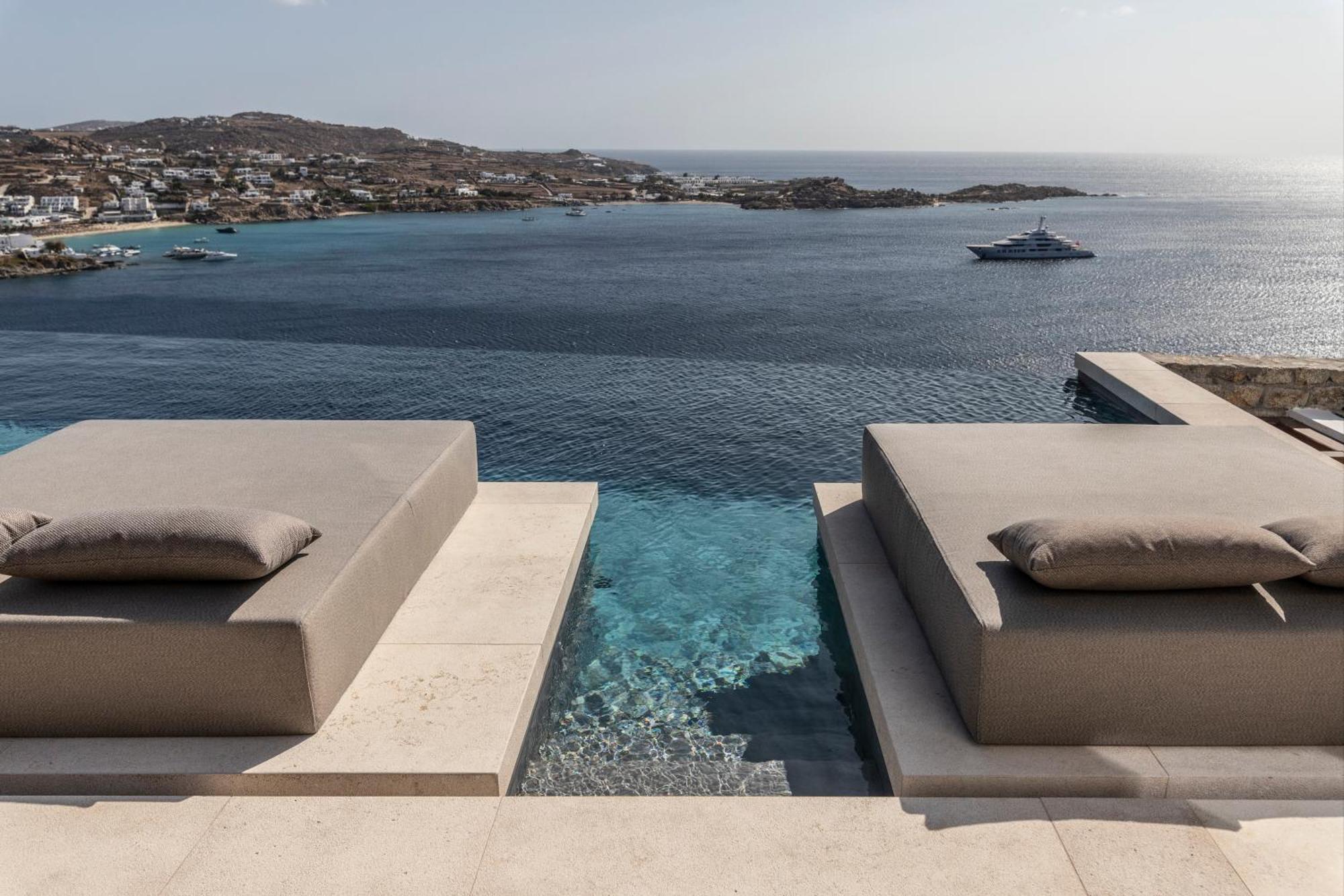 The Skyvilla Mykonos - A Landmark With Breathtaking Views Of The Psarou Bay