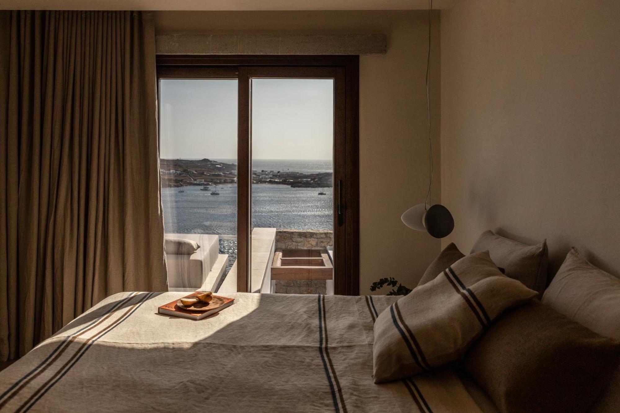 The Skyvilla Mykonos - A Landmark With Breathtaking Views Of The Psarou Bay Villa *