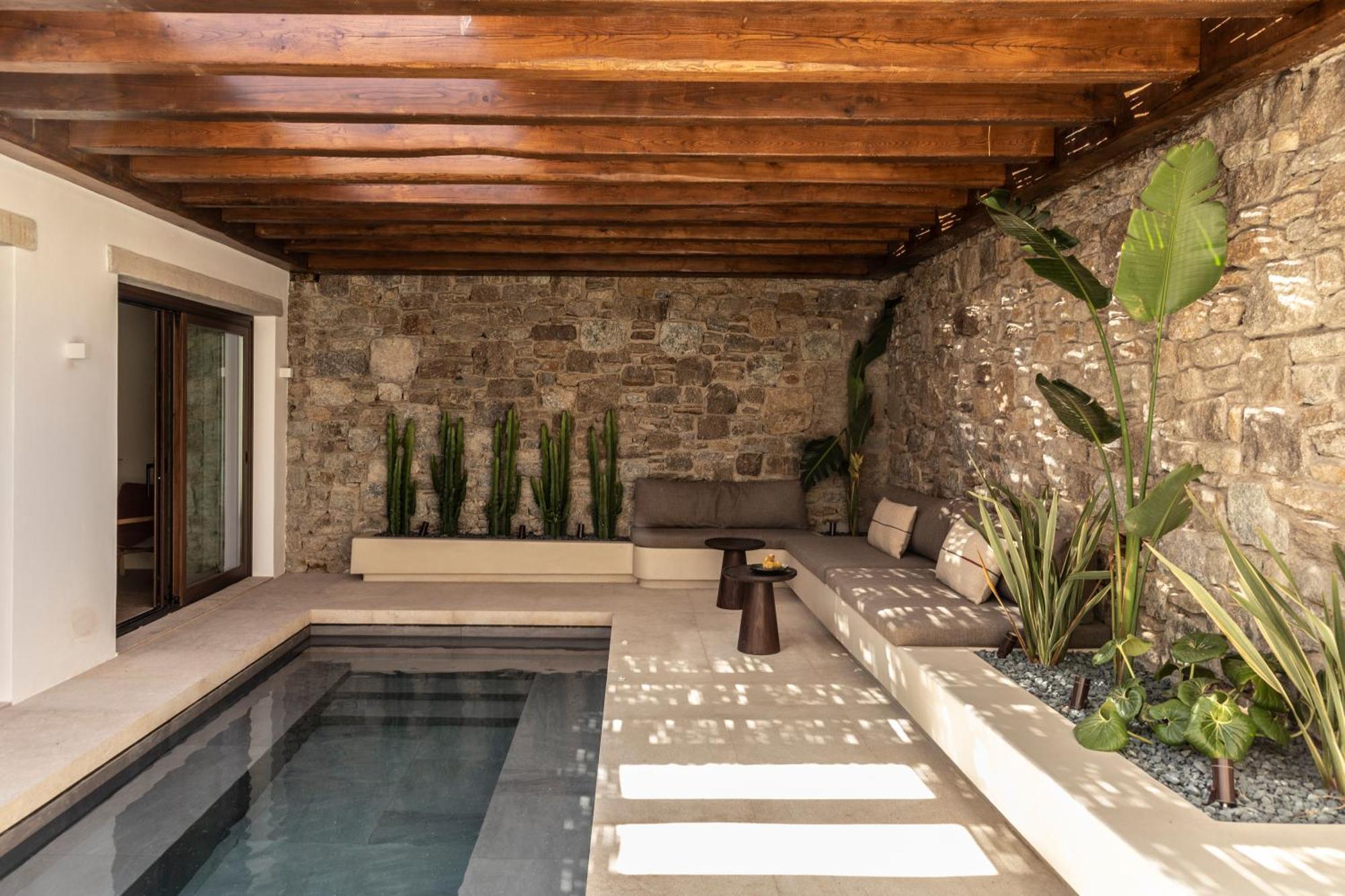 The Skyvilla Mykonos - A Landmark With Breathtaking Views Of The Psarou Bay * Mykonos Town