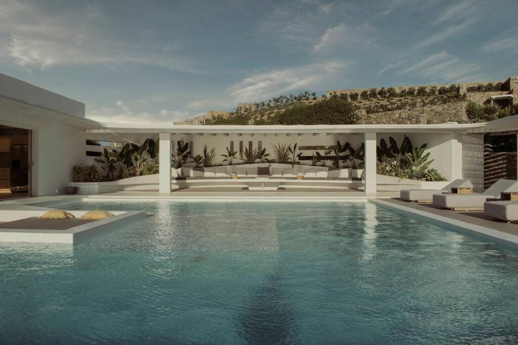 Aqua Pearl Mykonos Villa Tourlos