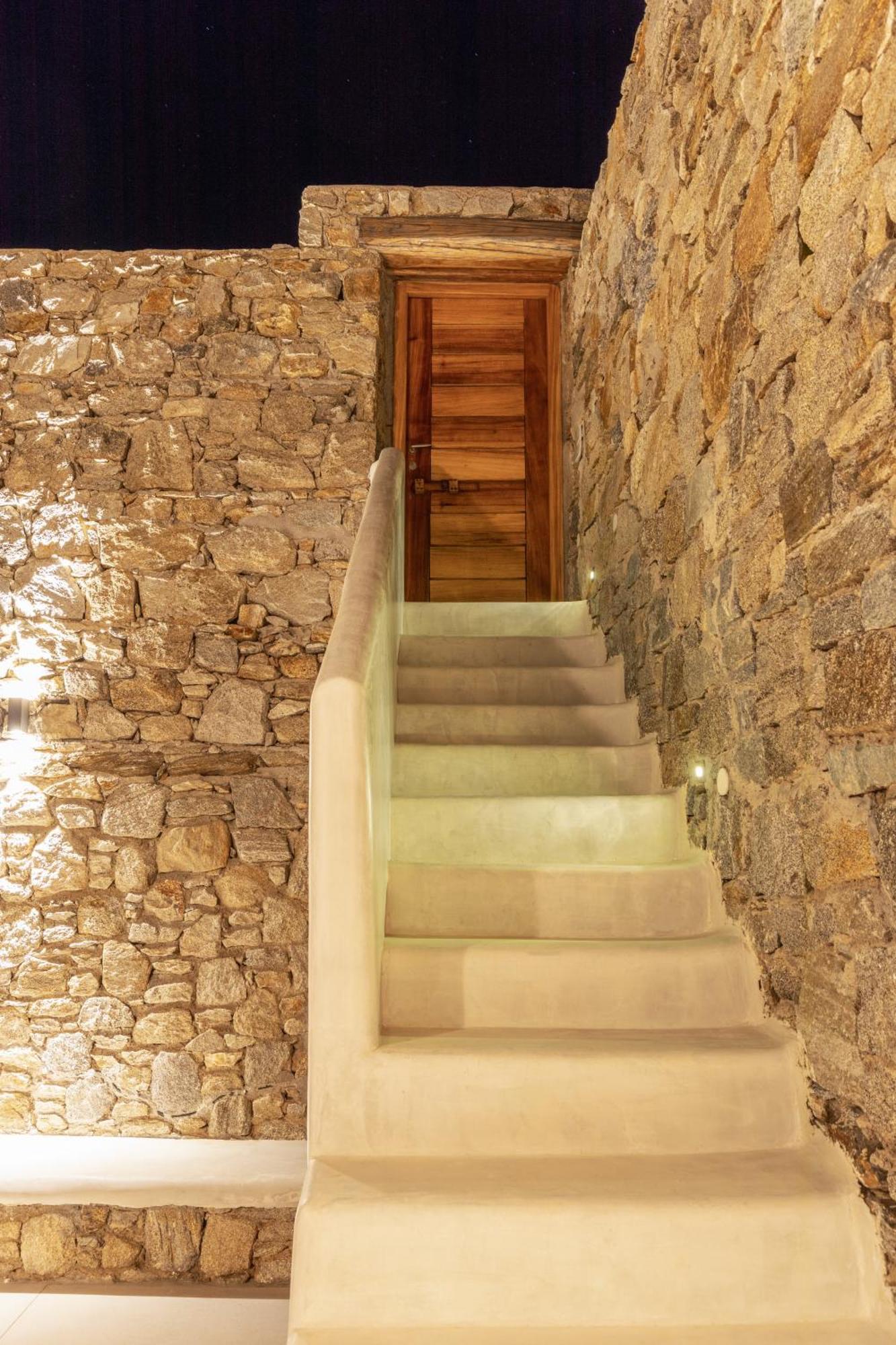 Mykonos Actor's Villa. 2 Bdrs, Private Mini-pool Villa *