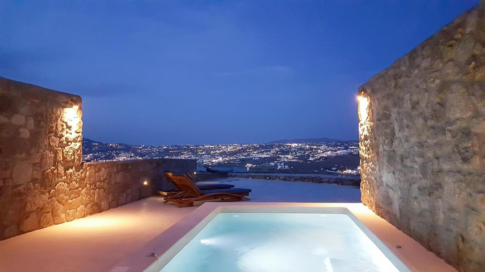 Villa Mykonos Actor's Villa. 2 Bdrs, Private Mini-pool Mykonos Town