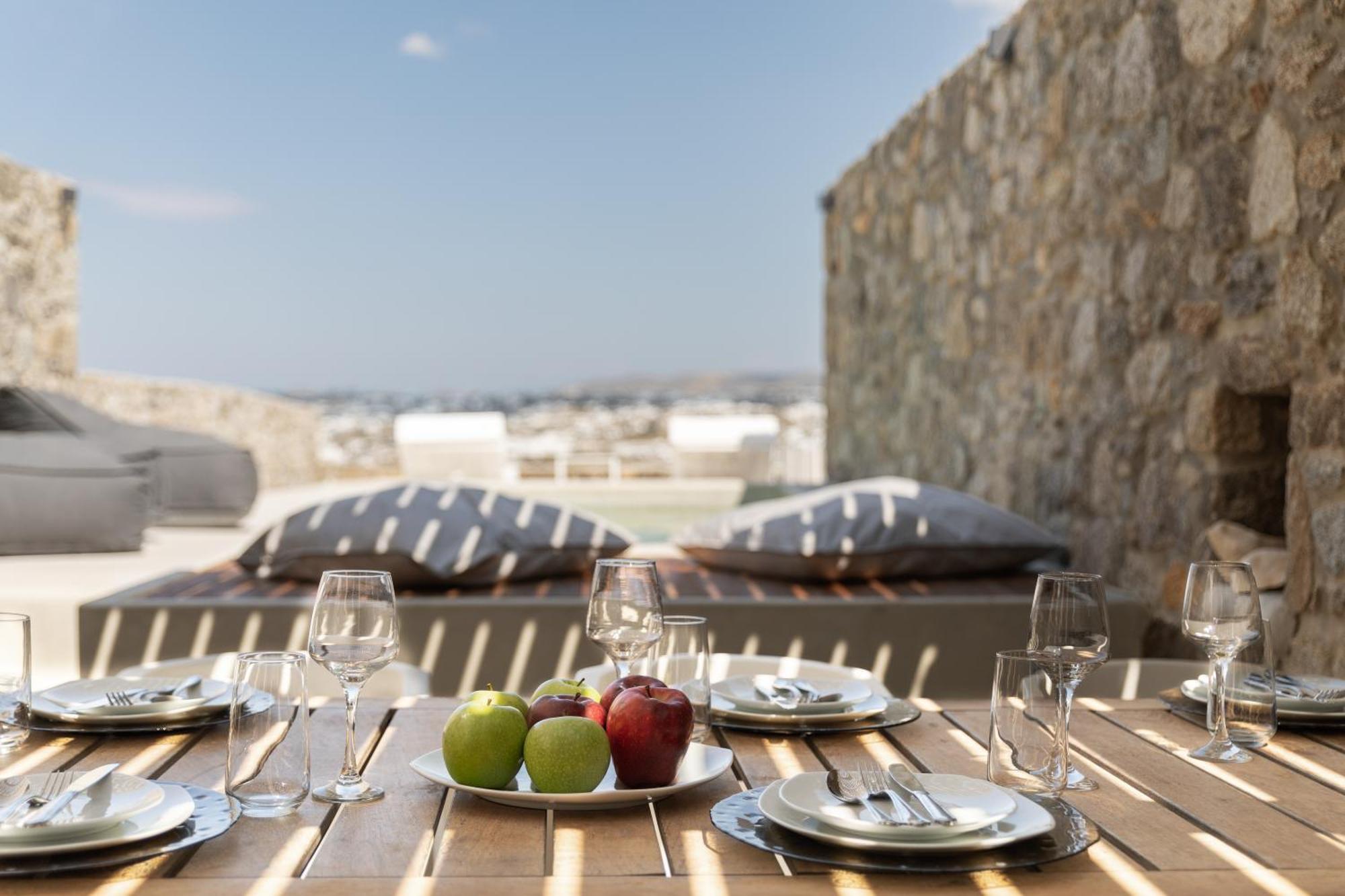 Mykonos Actor's Villa. 2 Bdrs, Private Mini-pool * Mykonos Town
