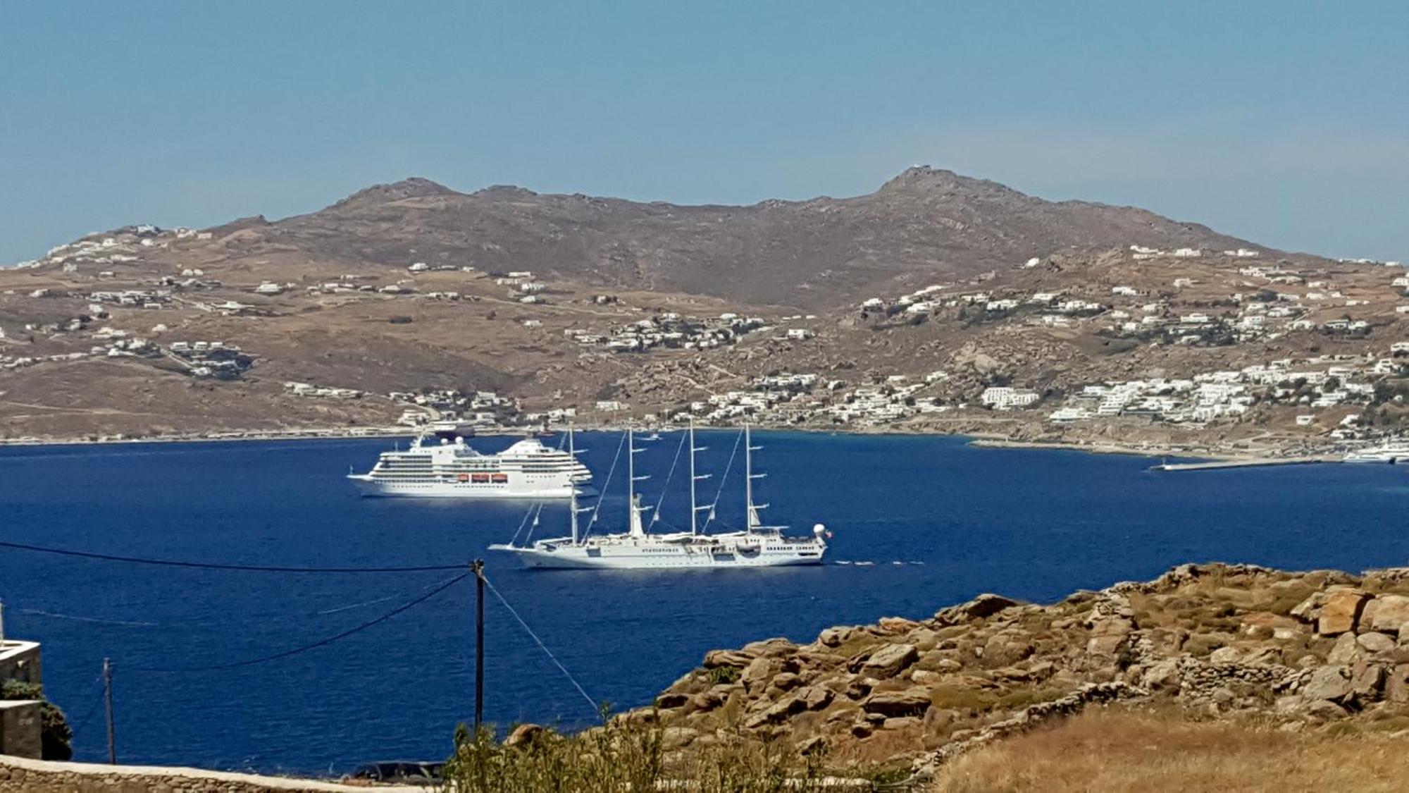 Mykonos Actor's Villa. 2 Bdrs, Private Mini-pool Villa *