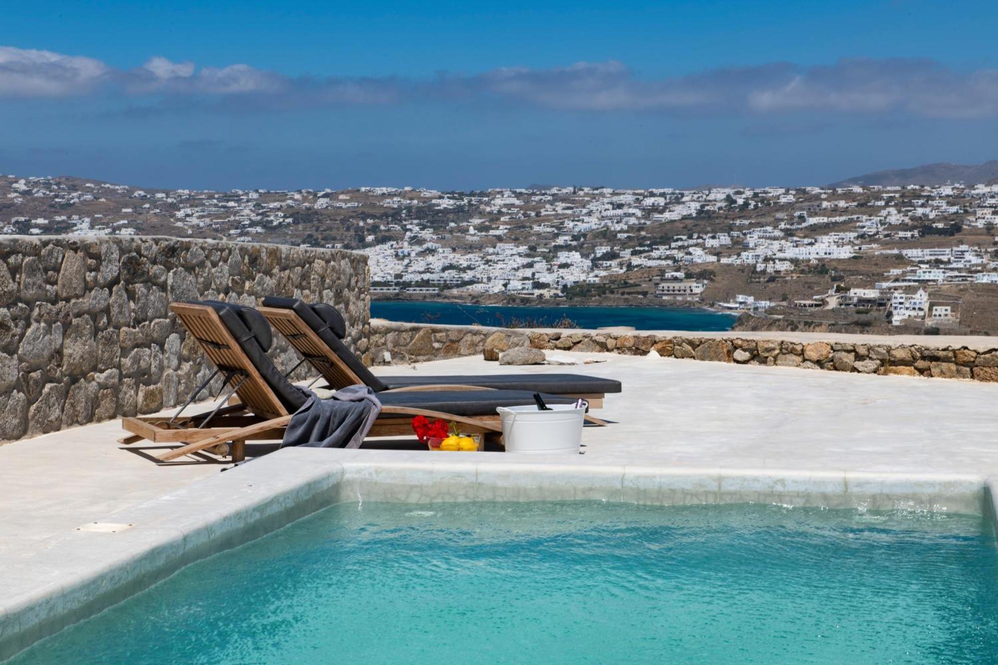 Mykonos Actor's Villa. 2 Bdrs, Private Mini-pool Villa