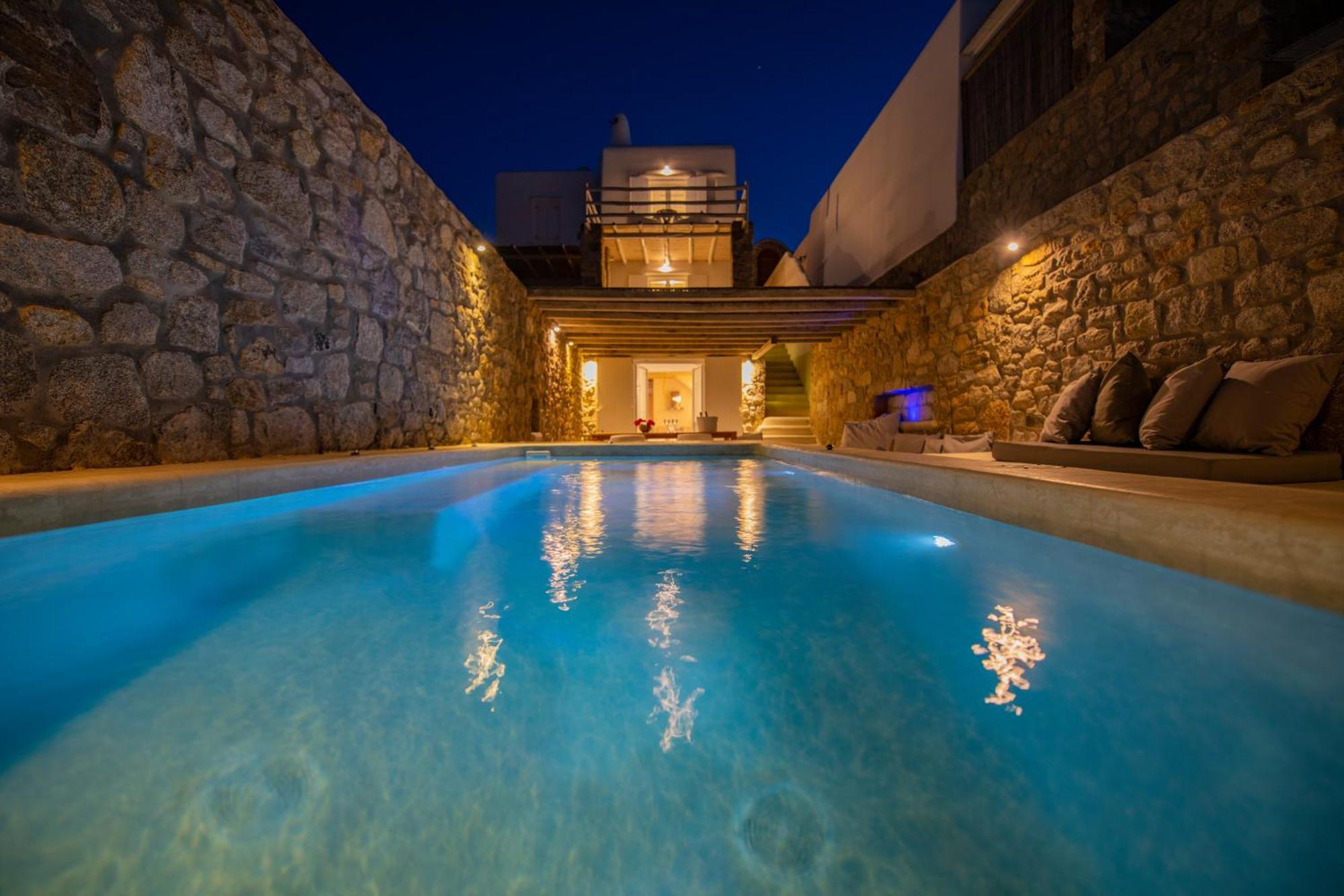 Villa Mykonos Actor's Villa. 2 Bdrs, Private Mini-pool