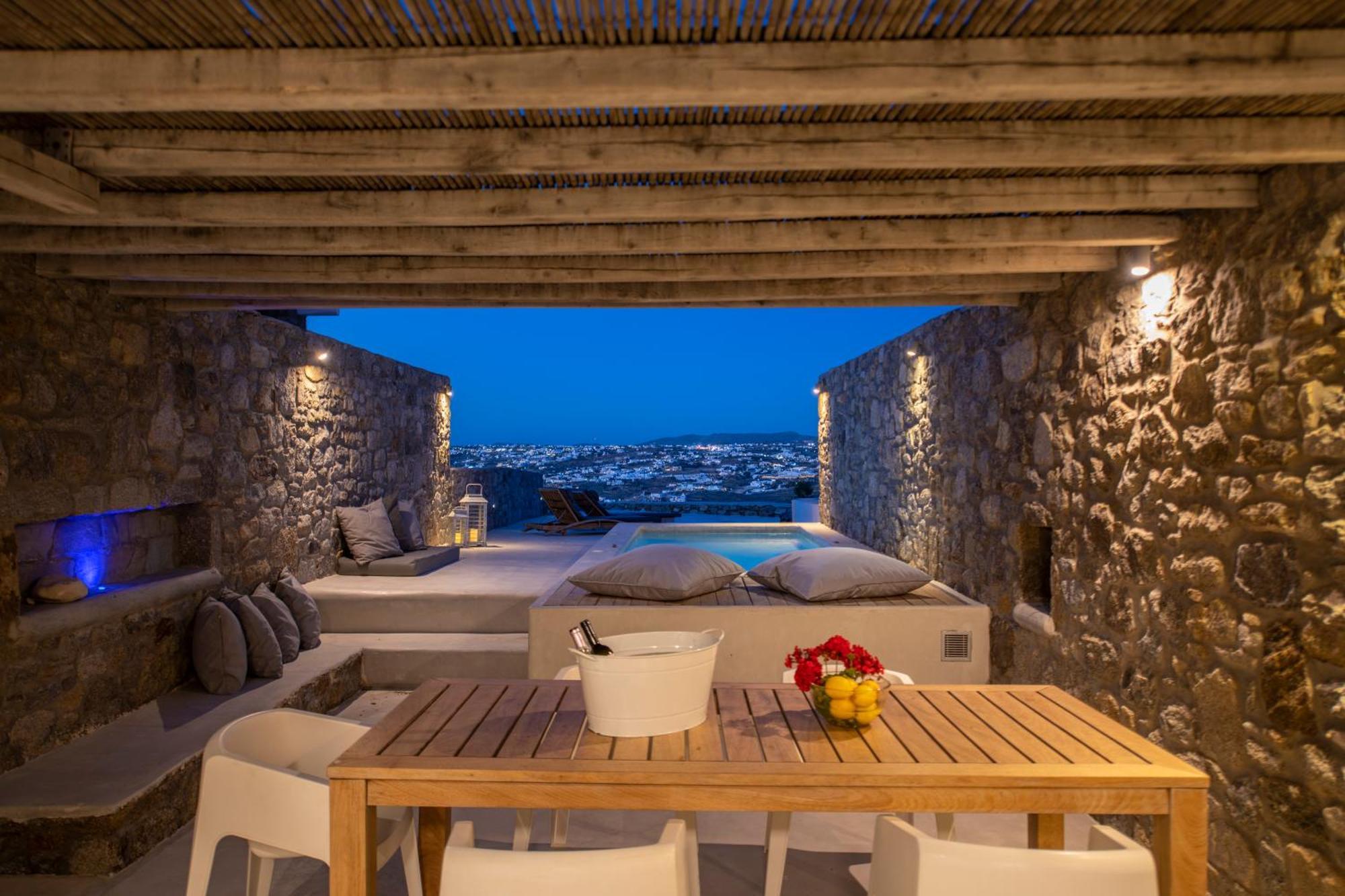 Mykonos Actor's Villa. 2 Bdrs, Private Mini-pool *