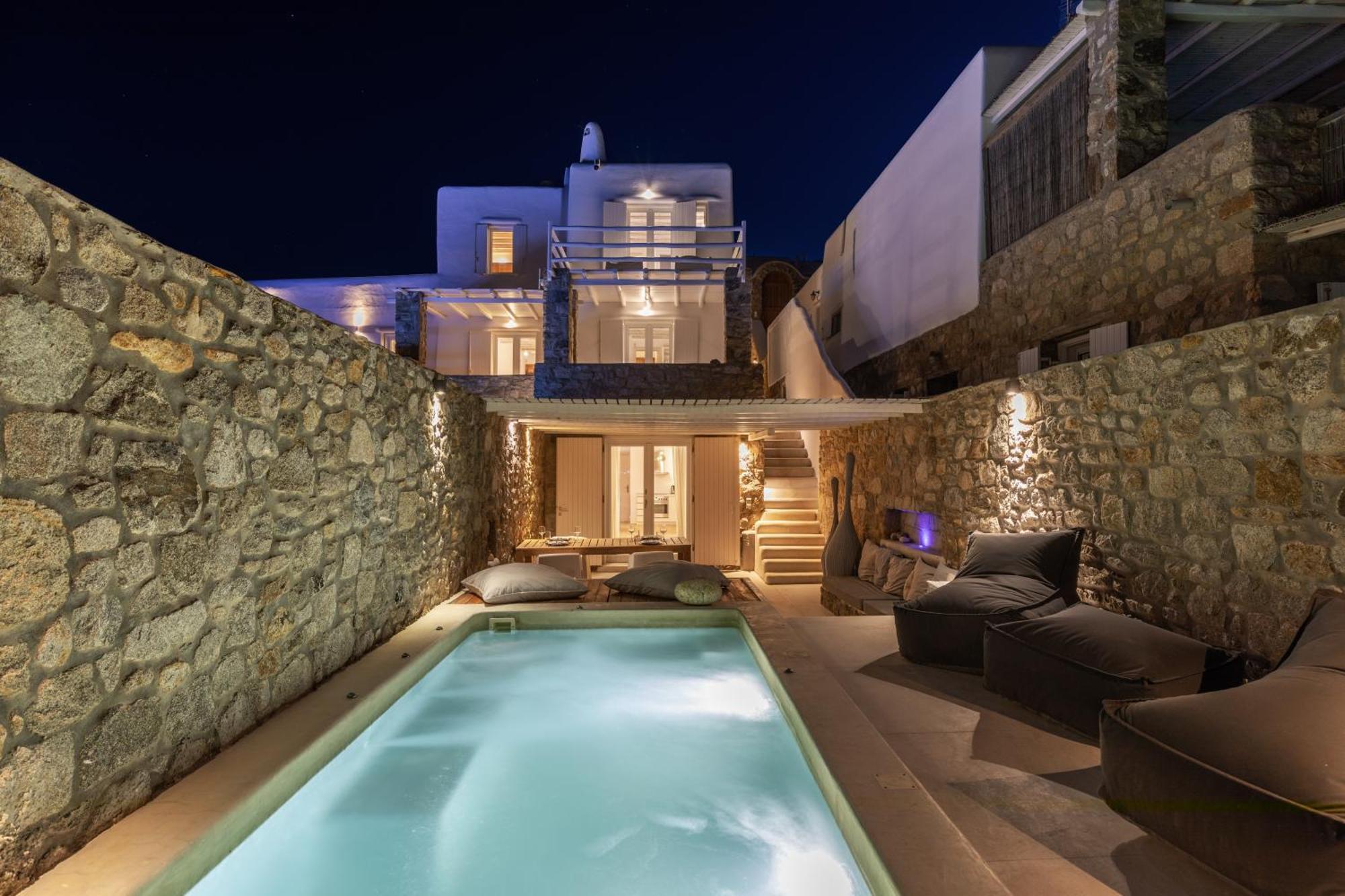 Mykonos Actor's Villa. 2 Bdrs, Private Mini-pool Villa *