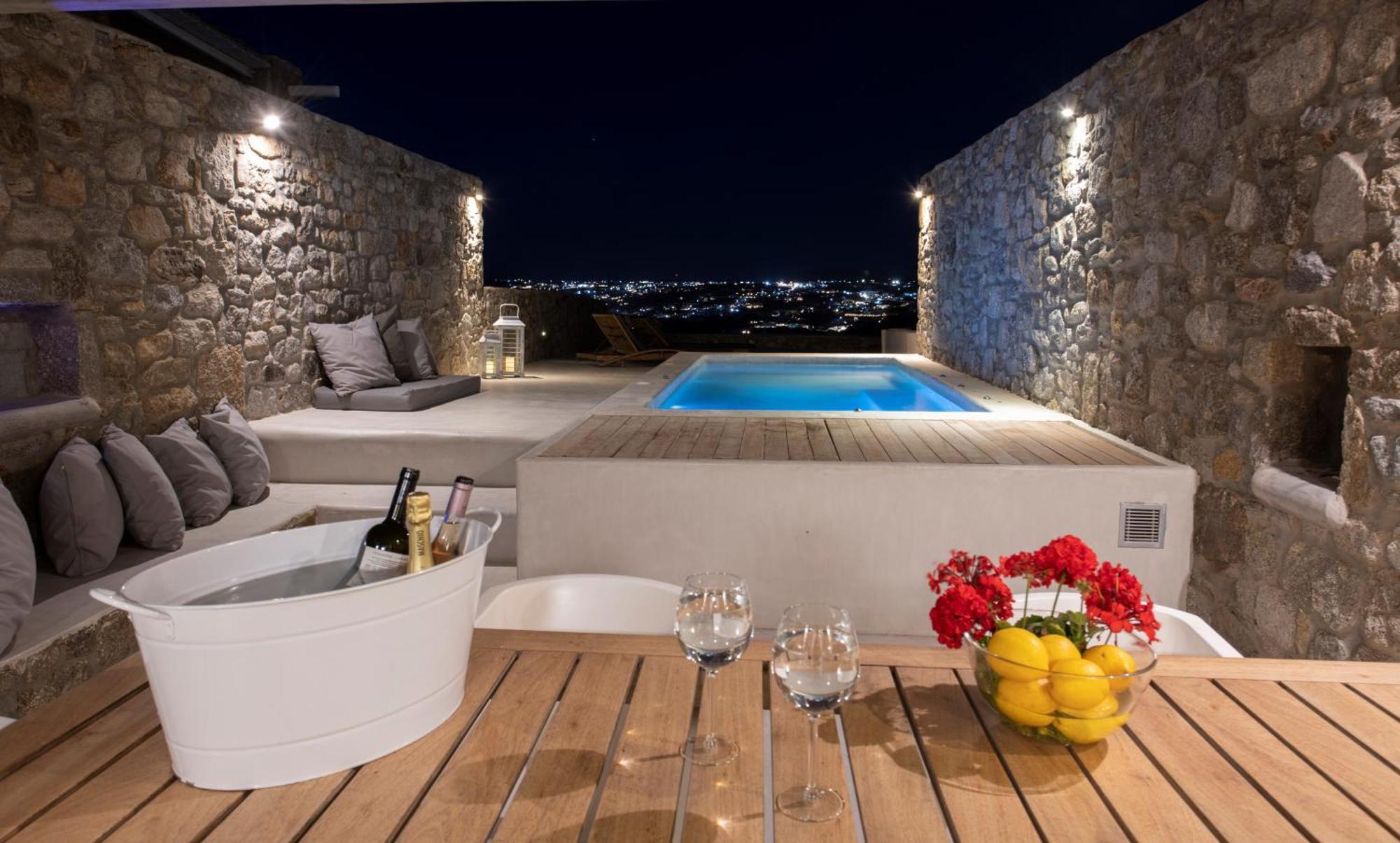 Mykonos Actor's Villa. 2 Bdrs, Private Mini-pool Villa Mykonos Town