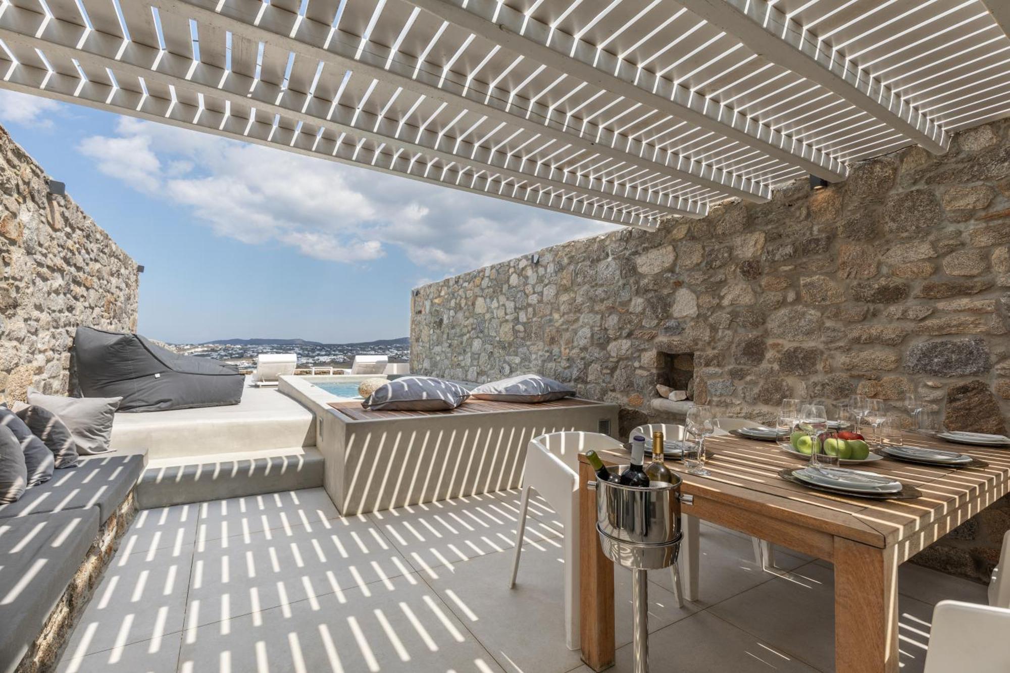 Mykonos Actor's Villa. 2 Bdrs, Private Mini-pool *