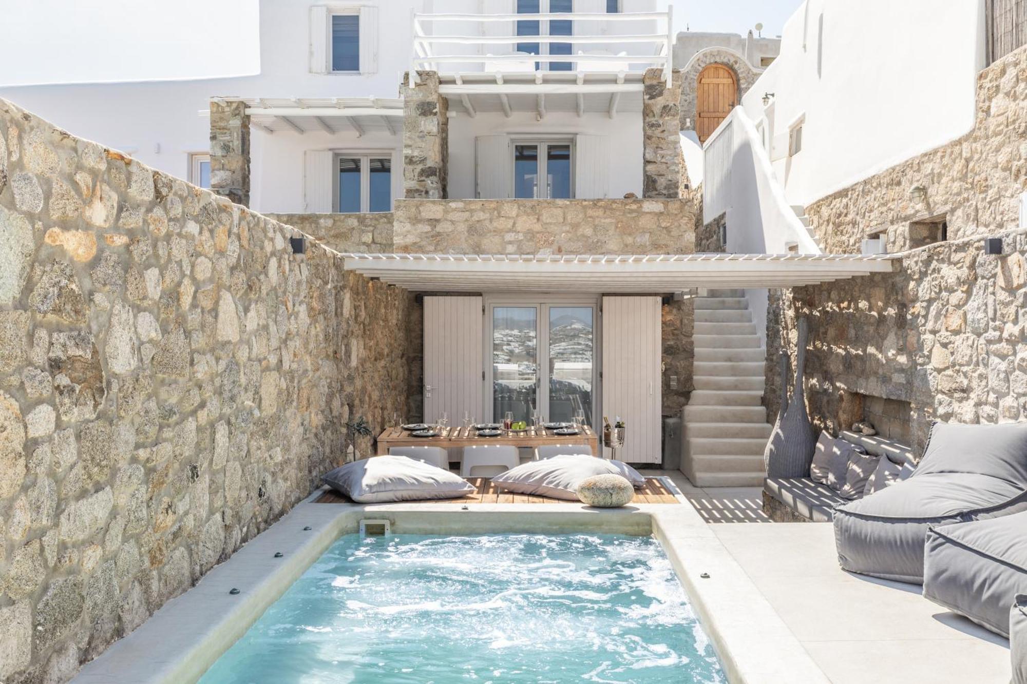 Villa Mykonos Actor's Villa. 2 Bdrs, Private Mini-pool